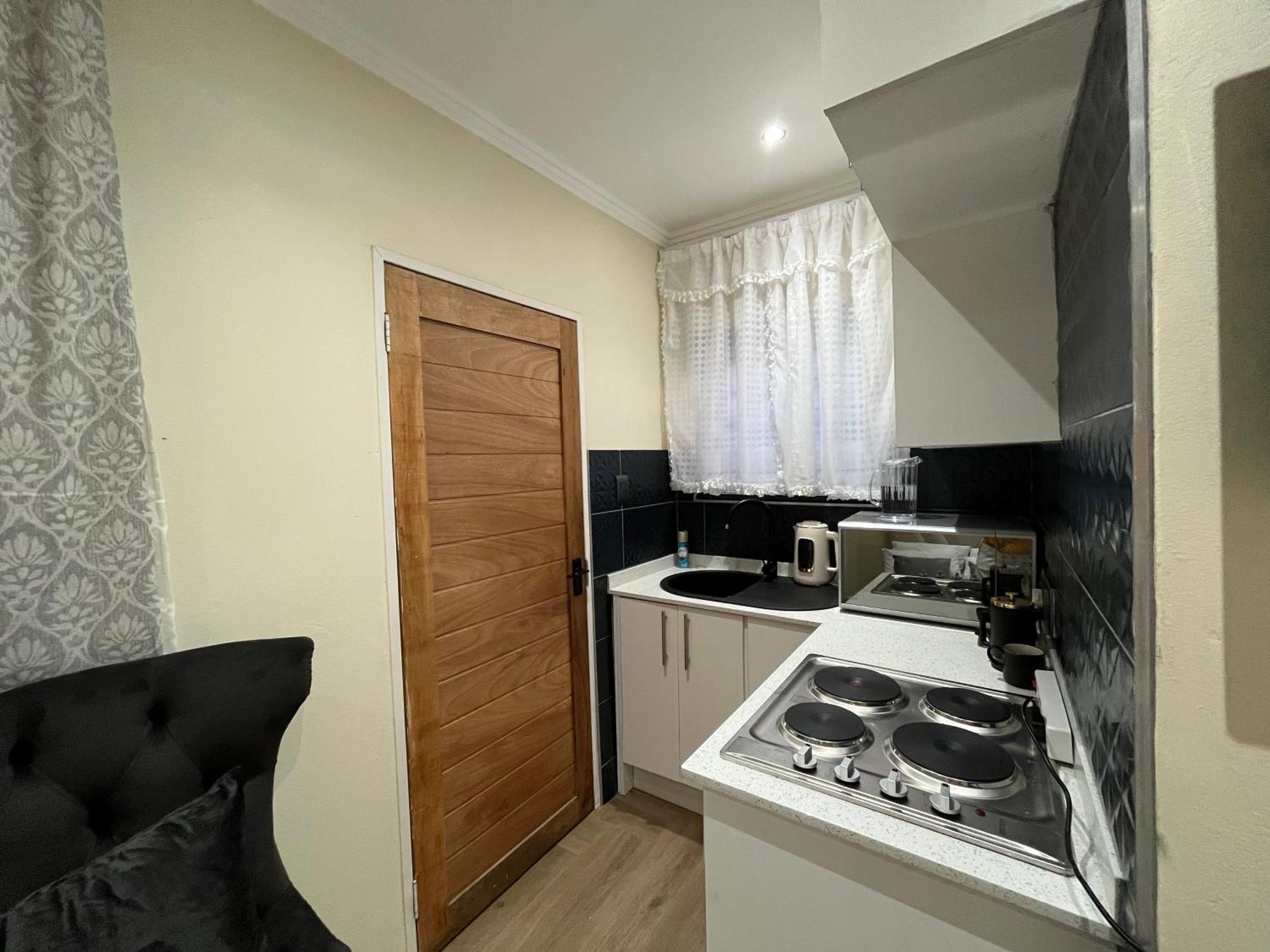 The Benjamin Accomodation Edenvale Exterior photo